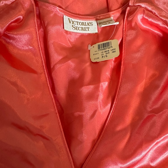 Gold tag vintage Victoria Secret chemise - Picture 2 of 3